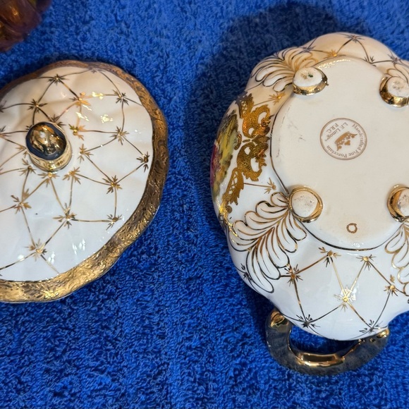 Limoges Gold and White Porcelain Tureen - Picture 9 of 16